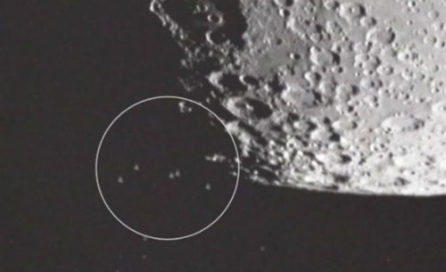 Armada UFO bersembunyi di balik Bulan