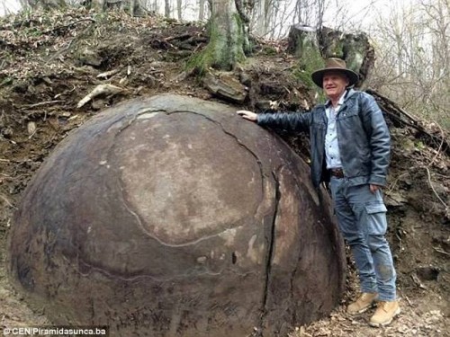 Bola Batu Raksasa ditemukan di Eropa, Salah Satu …