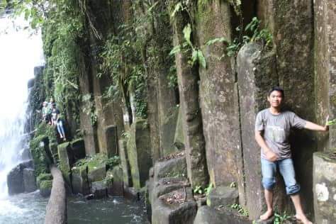 Situs megalithikum Batu Batiang di air terjun …