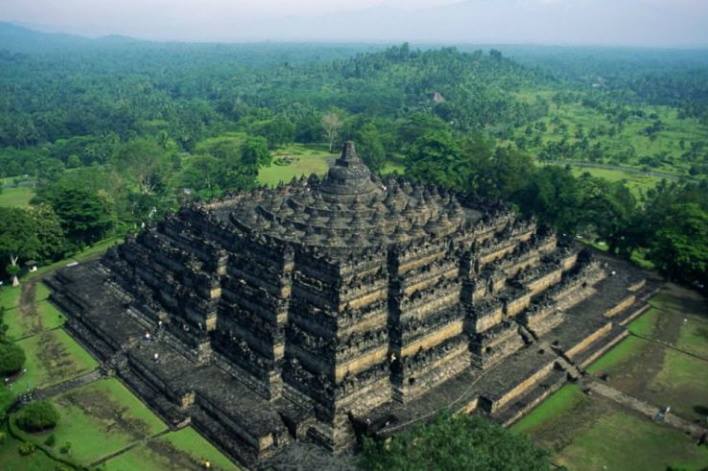 Terungkap, Ternyata Candi Borobudur Berada di …