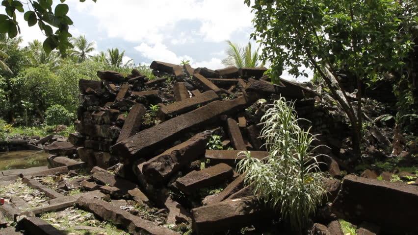 Situs Gunung Padang di Micronesia

https