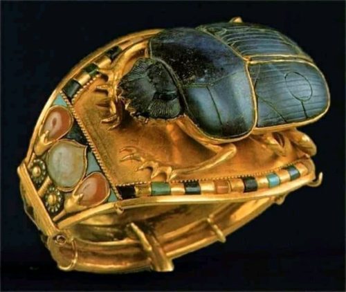 Cincin emas Firaun Tutankhamun…
