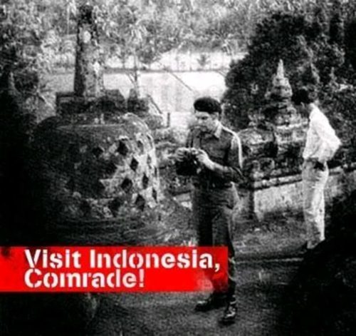 Che Guevara berkunjung ke Candi Borobudur 1959